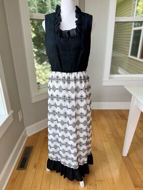 Vintage 70s 80s Caron Black White Embroidered Cotton Square Neck Maxi Dress
